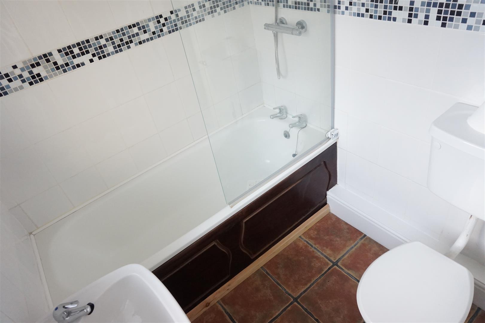 GROUND FLOOR BATHROOM
